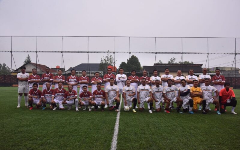 Jaga Sinergitas, Pemkab Kobar Gelar Pertandingan Minisoccer dengan Polres Kobar