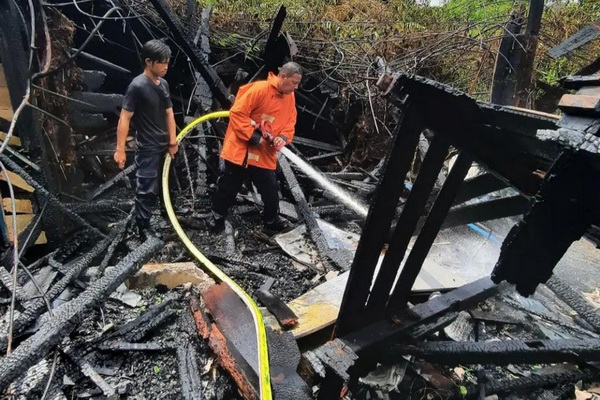 Breaking News: Kebakaran di Selat Hilir, Kantin Pelindo Kapuas Ikut Terbakar