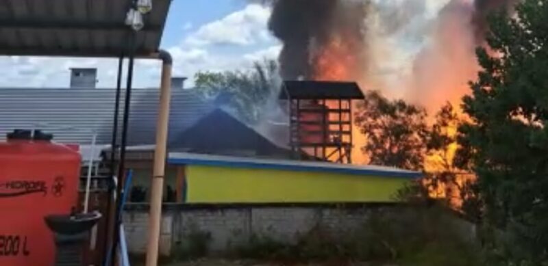 Barakan Belasan Pintu di Kelurahan Baru Terbakar, Tiga Unit Motor Hangus Dilalap Api