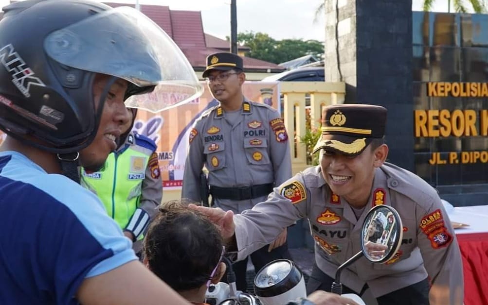 Sosok AKBP Bayu Wicaksono, Kapolres Kobar yang Ramah pada Anak-Anak