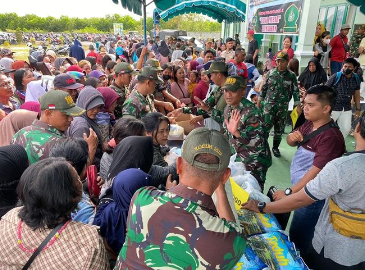 Warga Kasongan Serbu Bazar Murah Ramadan yang Digelar Kodim Katingan