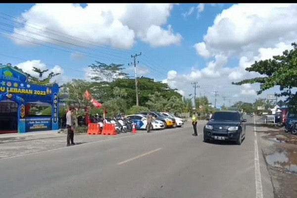 Mudik Lebaran, Arus Lalu Lintas di Jalan Trans Kalimantan Kapuas Ramai Lancar