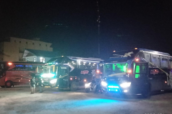 Puluhan Bus di Terminal Patih Rumbih Sampit Angkut Penumpang Mudik Jelang Lebaran