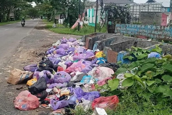 Tingkat Kesadaran Warga Kapuas Membuang Sampah di Tempatnya Masih Rendah
