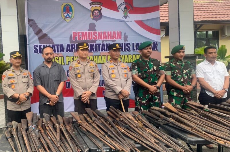 Polres Melawi Musnahkan 91 Senjata Api Rakitan