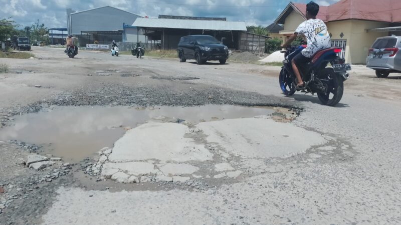 Jalan Dalam Kota Pangkalan Bun Rusak dan Berlubang