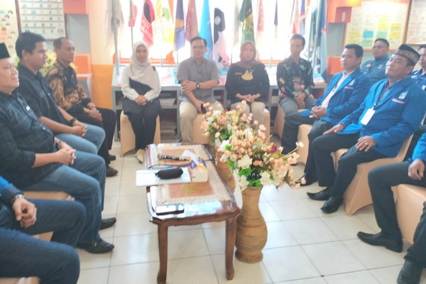 Hasrat Pimpin PAN Daftaran Bacaleg ke KPUD Barito Utara