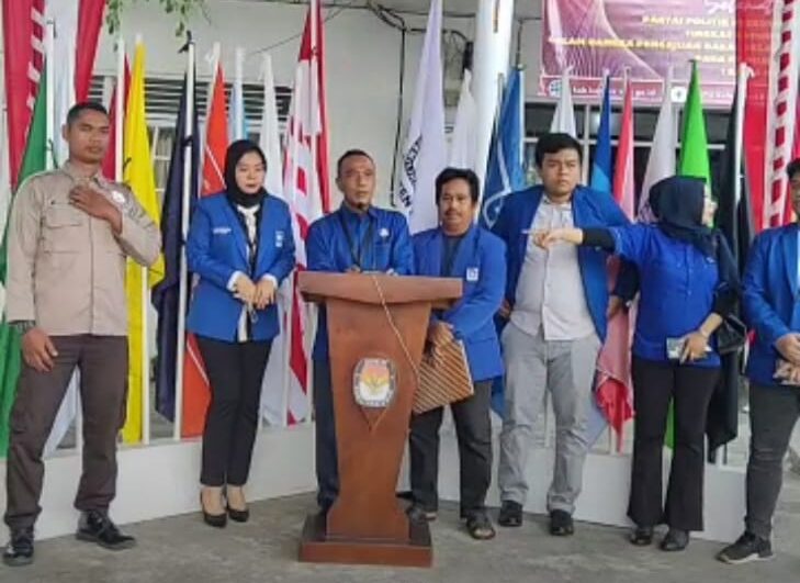 Resmi Daftarkan Bacaleg di KPU, PAN Kapuas Incar Kursi Pimpinan DPRD