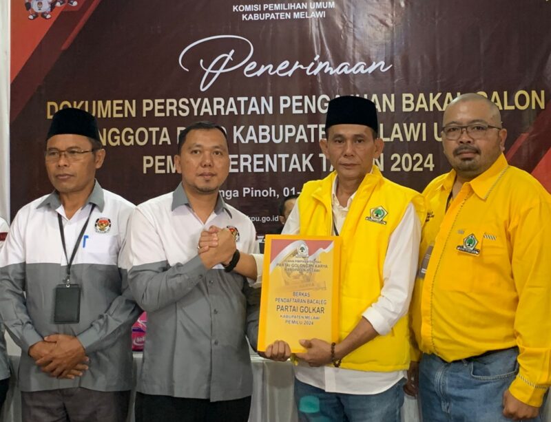 Daftarkan Bacaleg ke KPU, Golkar Melawi Targetkan Delapan Kursi