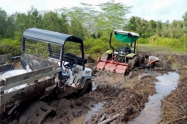 Jalan Poros Basarang Kapuas Barat Rusak, Masyarakat Harap Perhatian Pemerintah Daerah dan DPRD