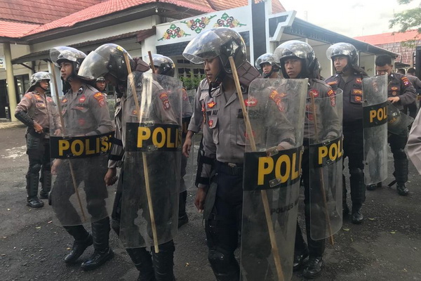 Kawal Aksi Pasukan Merah di Kantor Bupati, Polres Kotim Siagakan Ratusan Personel