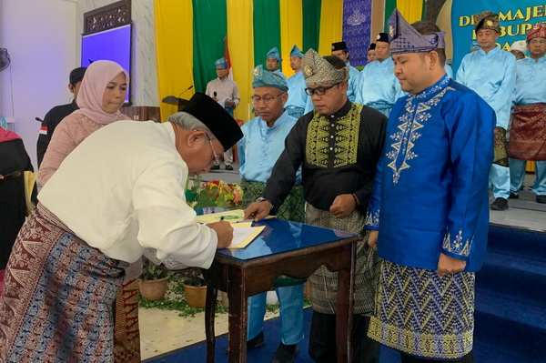 Resmi Jabat Ketua MABM Melawi, Ritaudin Sampaikan Program Prioritas
