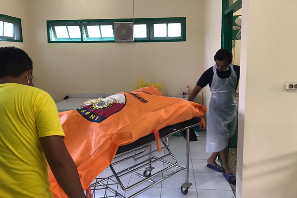 Mayat yang Ditemukan Duduk di Kursi Diduga Sakit