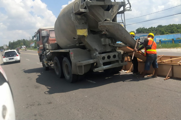 Bangunan Median Jalan Tjilik Riwut KM 2 Kasongan, Pemkab Diapresiasi Dewan