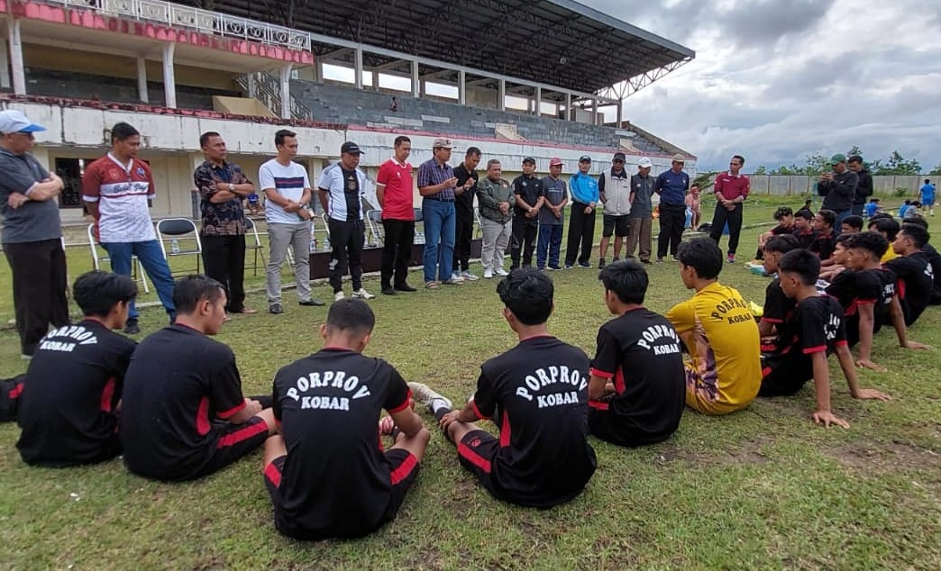 Pj Bupati Budi Santosa: Sepak Bola Harus Menyatukan Kita