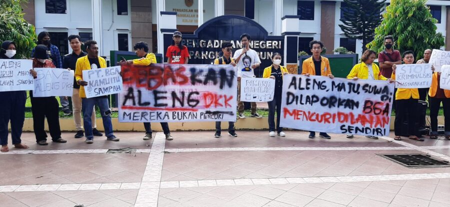 Solidaritas Pemuda dan Mahasiswa Demo di PN Pangkalan Bun, Minta Aleng Cs Bebas