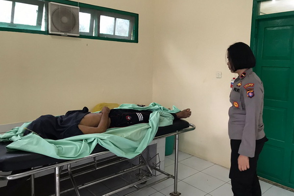 Penemuan Mayat Tergantung: Tidak Ditemukan Tanda Kekerasan di Tubuh Korban