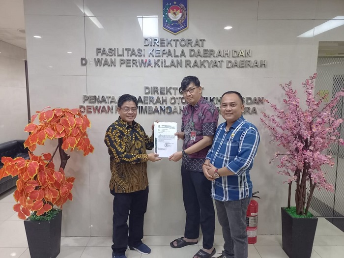 DPRD Katingan Antarkan Usulan Dua Nama Calon Pj Bupati Kepada Kemendagri