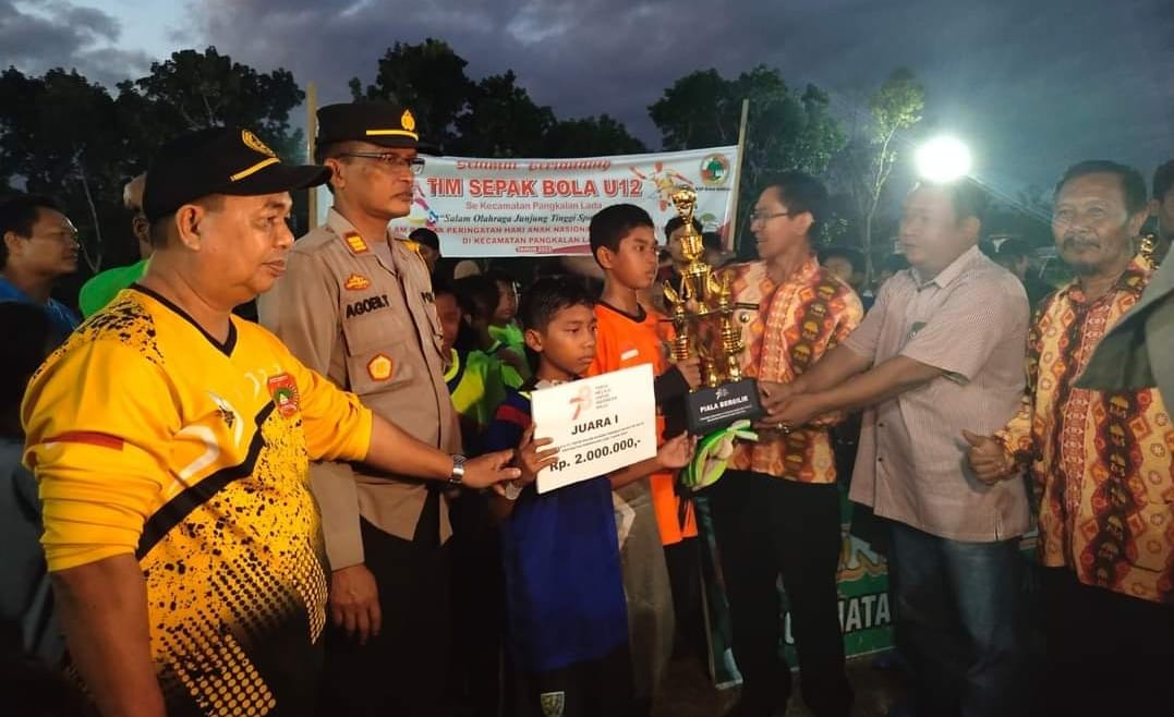 Camat Pangkalan Lada Gelar Turnamen Sepak Bola U-12 untuk Cari Bibit Atlet Baru