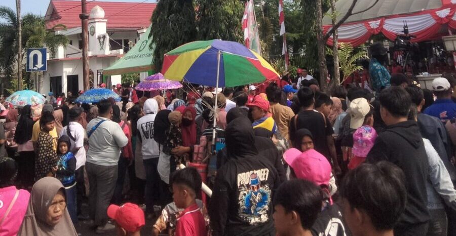 Ribuan Masyarakat Kotim Antusias Saksikan Pawai Pembangunan HUT ke-78 RI