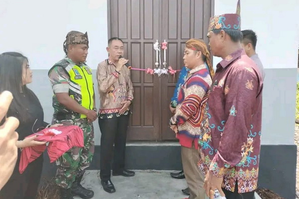 HUT RI Ke-78, Kadis PMD Katingan Resmikan Kantor Desa Hiyang Bana