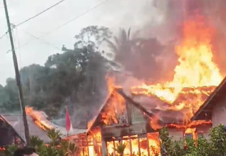 Dua Rumah Warga di Katingan Ludes Terbakar Hingga Rata dengan Tanah