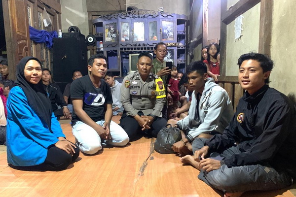 Aiptu Yanto, GD Nusantara Bersama Mahasiswa Salurkan Bantuan Biaya Pengobatan Ariski Sabil