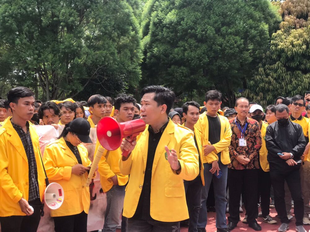 Ratusan Mahasiswa UPR Demo Tuntut Penyelesaian Kasus Pungli Hingga Transparansi Anggaran