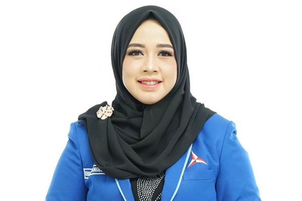 Resah Melihat Kesenjangan, Bidan Ini Terjun ke Dunia Politik