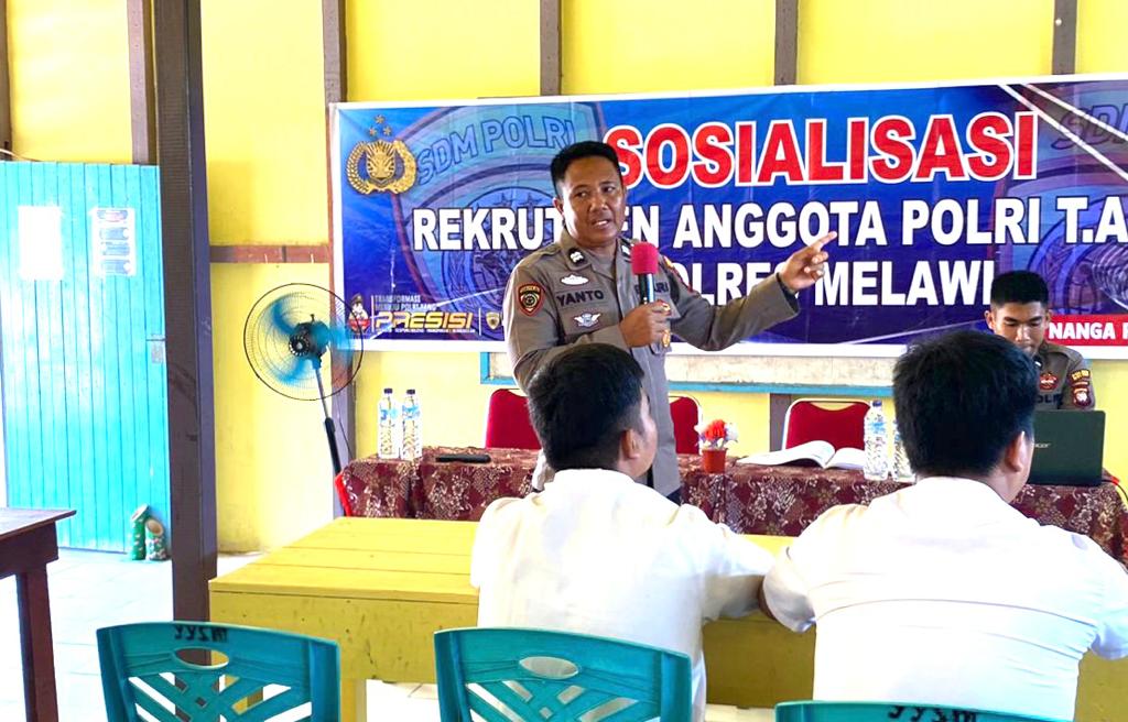 Aiptu Yanto Berikan Sosialisasi Rekrutmen Polri di SMA Bhakti Setia Nanga Pinoh