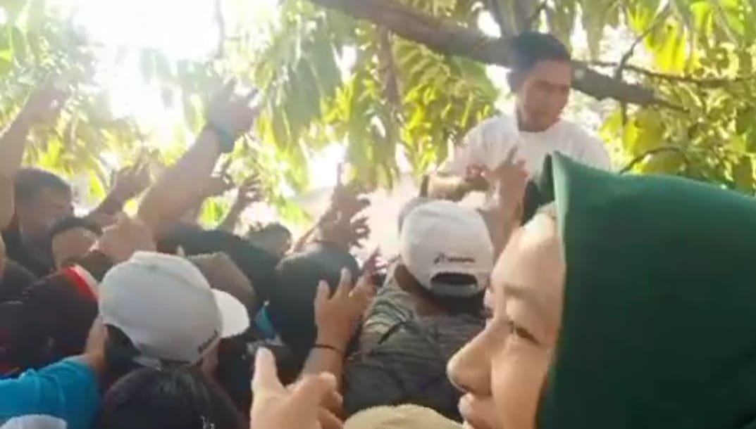 Warga Kecewa Jalan Sehat HUT Kobar Ricuh Rebutan Kupon, Kadispora Sampaikan Maaf