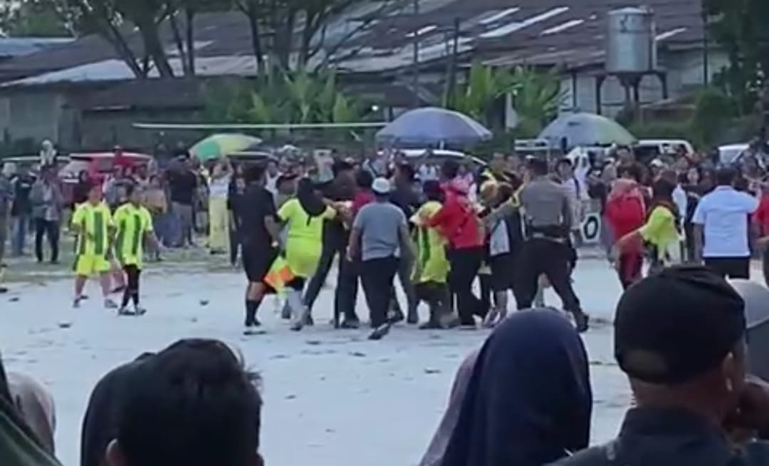 Turnamen Sepak Bola Ibu-ibu di Pangkalan Bun Ricuh, Para Suami Ikut Adu Jotos