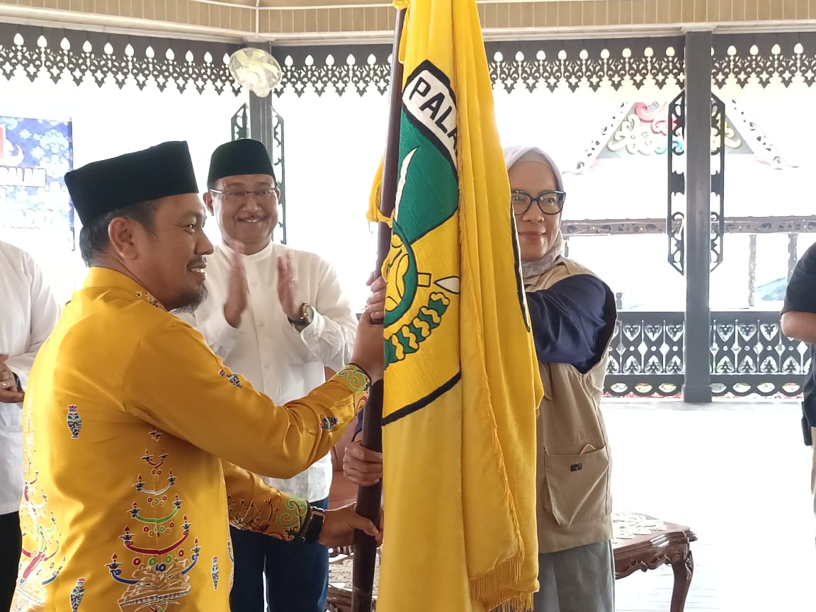 Hera Nugrahayu Lepas Kafilah Kontingen Palangka Raya ke MTQ Korpri ke-VII Tahun 2023