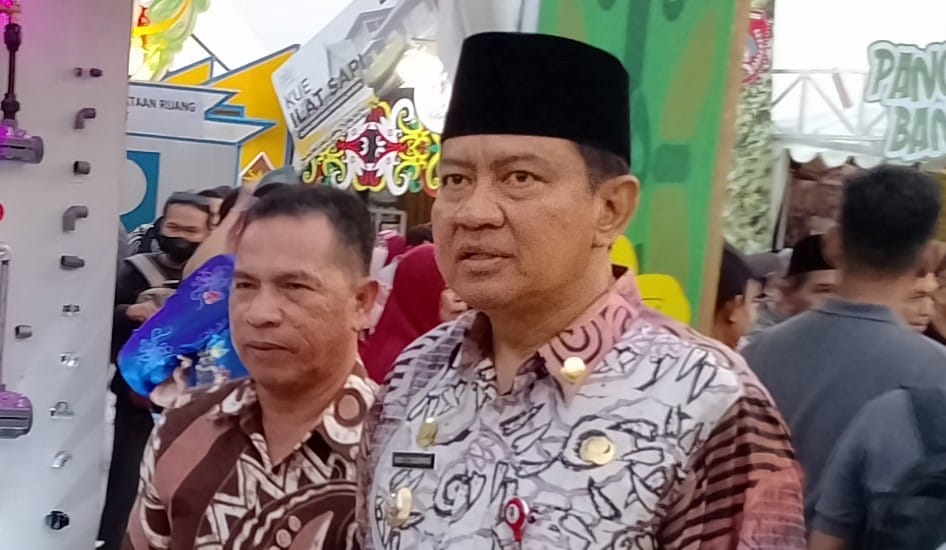 Pj Bupati Minta SOPD Kobar Gunakan Air Minum Kemasan KINUM
