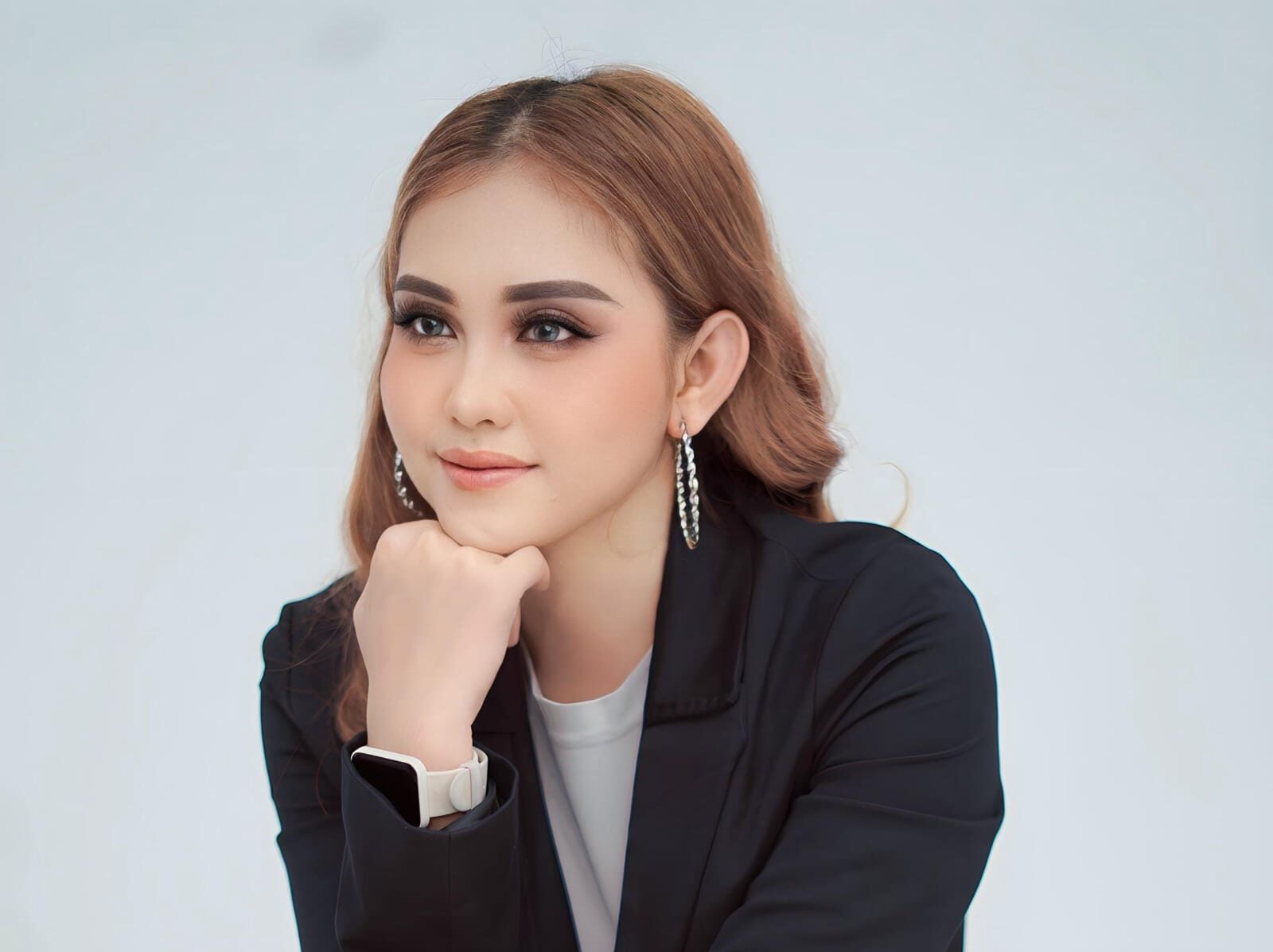 Mengenal Sosok Pebruwella Kurniati Arey Jarias, Wanita Cantik Pencetus Lamandau Fashion Week