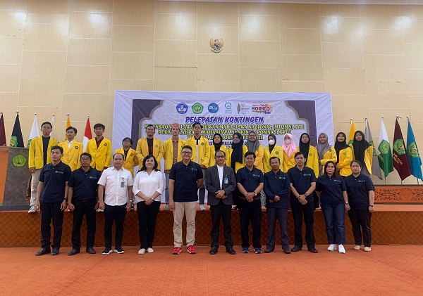Siap Raih Kemenangan, Rektor UPR Lepas 18 Kafilah Peserta MTQMN XVII 2023,