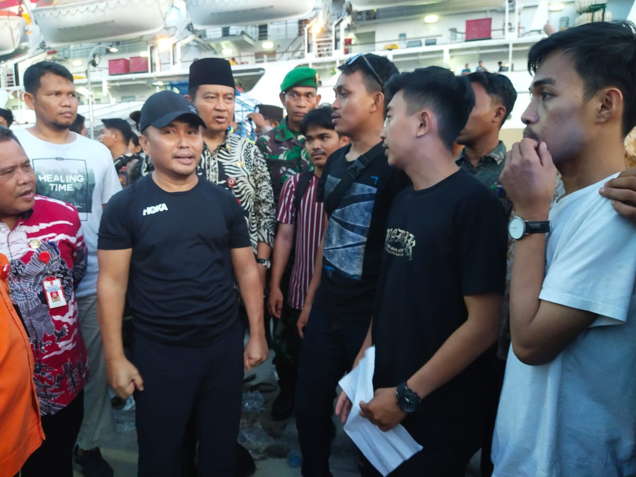 Gubernur Sugianto Sabran dan Pj Bupati Kobar Sambut Kedatangan Ribuan Massa HMI di Kumai