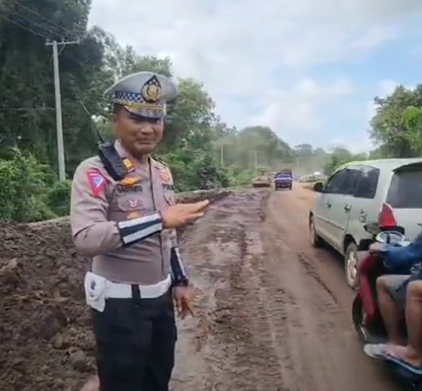 Personel Satlantas Polres Katingan Siaga di Jalur Kasongan-Kereng Pangi