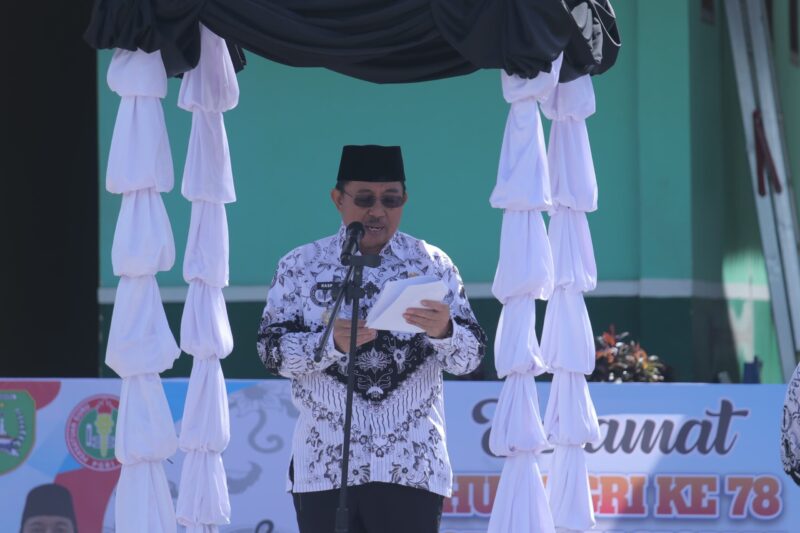 Pj Bupati Sukamara Pimpin Upacara HUT PGRI dan Hari Guru Nasional Tahun 2023