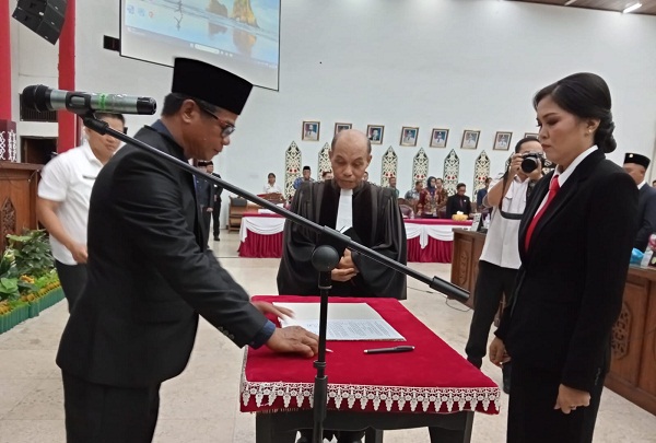 Oktariani Resmi Dilantik Sebagai Anggota DPRD Palangka Raya