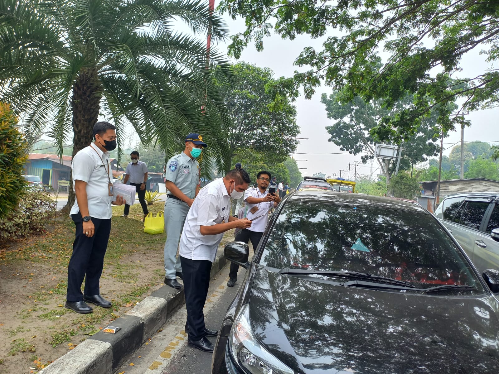 Bapenda Sosialiasasikan Program Pemutihan Denda Pajak Kendaraan Bermotor Khusus Plat KH