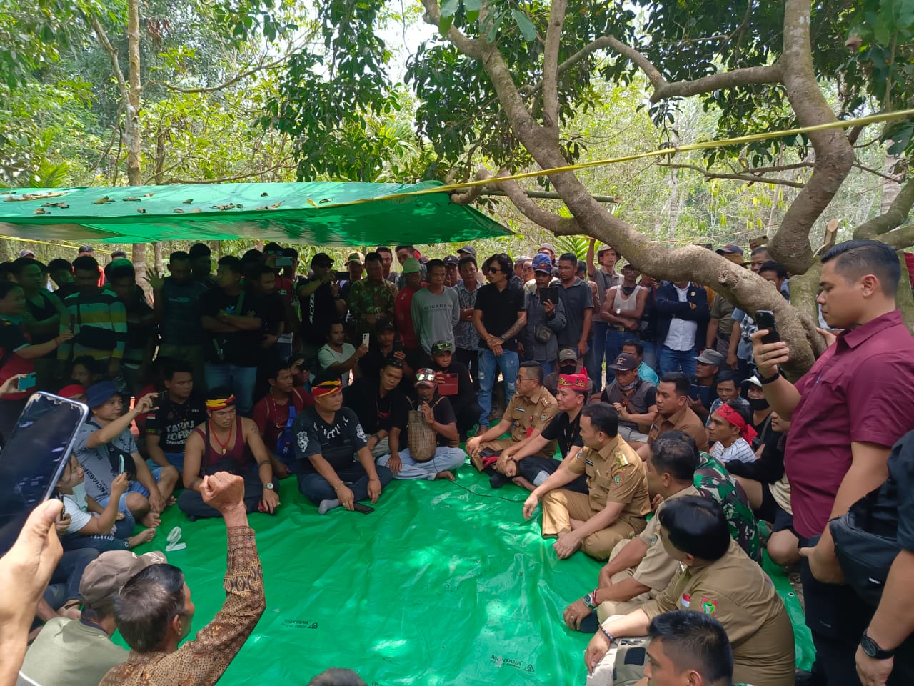 Berkunjung ke Bangkal, Gubernur Sugianto Tegaskan Hak Plasma Masyarakat Wajib Diberikan