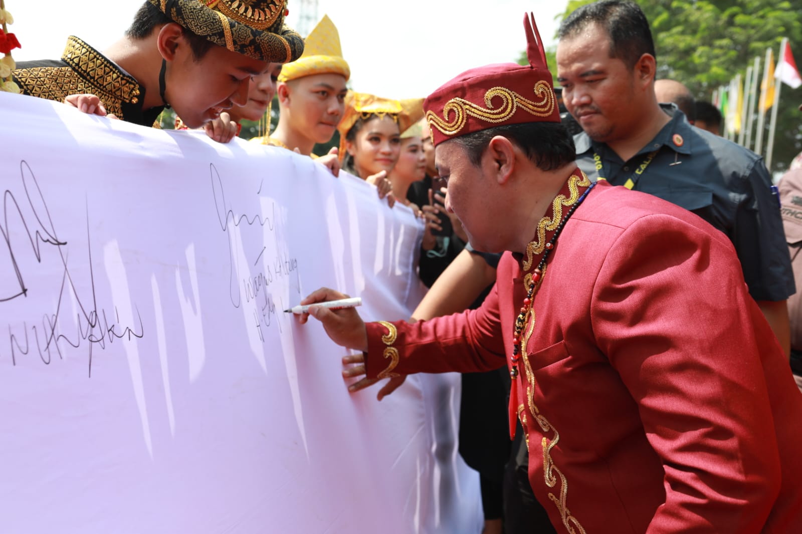 Tandatangani IBAB, ini Pesan Wakil Gubernur untuk Para Pemuda Kalteng
