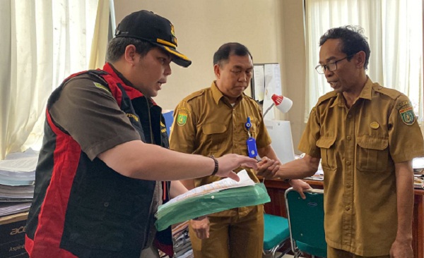 Dugaan Korupsi Dana BOK, Penyidik Kejati Kalteng Geledah Kantor BPKAD Barsel
