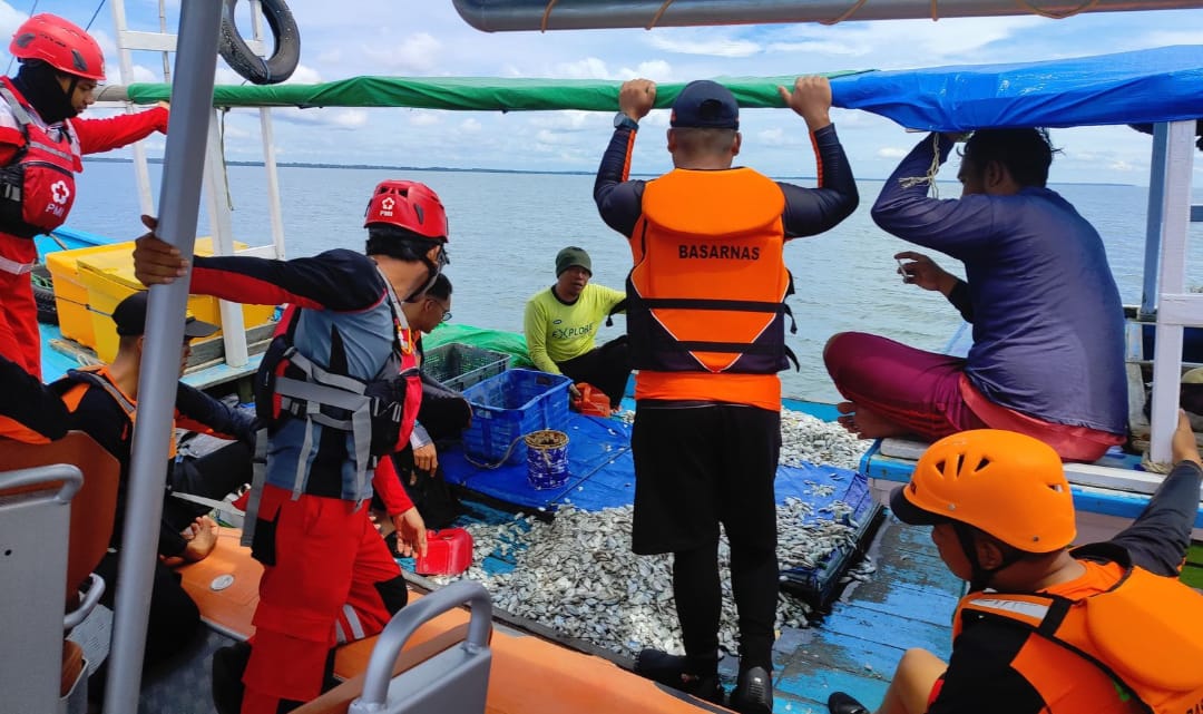 Tim SAR Hentikan Pencarian ABK TB Ulin yang Terjatuh di Perairan Laut Jawa