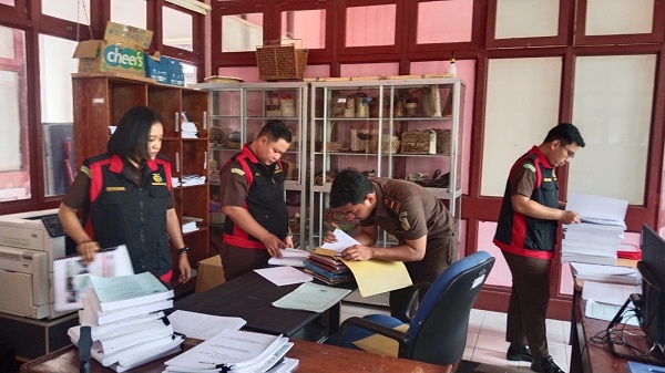 Geledah Kantor Diskoperindag Seruyan dan Kantor Konsultan, Jaksa Sita Sejumlah Dokumen