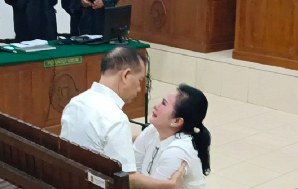 Ary Eghani Menangis Usai Divonis Hukuman 4 Tahun Penjara
