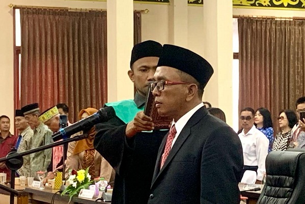 Resmi Dilantik Jadi PAW Anggota DPRD Melawi, Supriadi akan Perjuangkan Payung Hukum Pekerja PETI dan Kayu