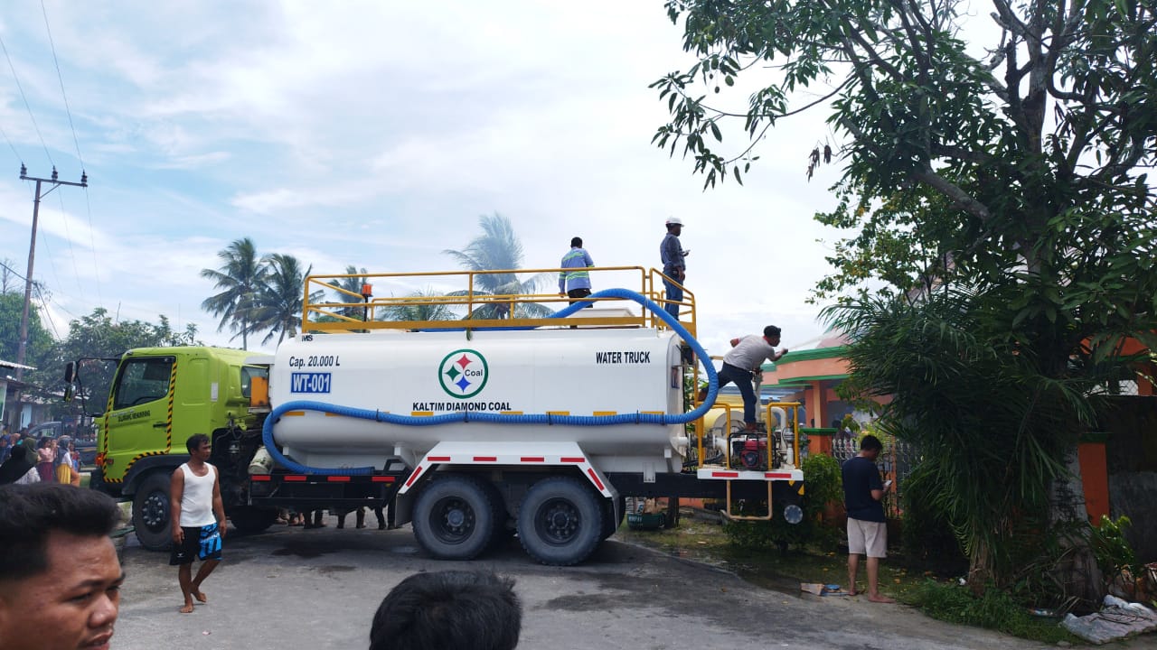 PT Bupolo Turunkan Tim Bantu Warga Terdampak Kebakaran di Kubu