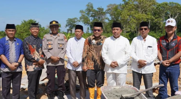 Pemkab Sukamara Komitmen Dukung Pembangunan Pesantren Nurul Hijrah